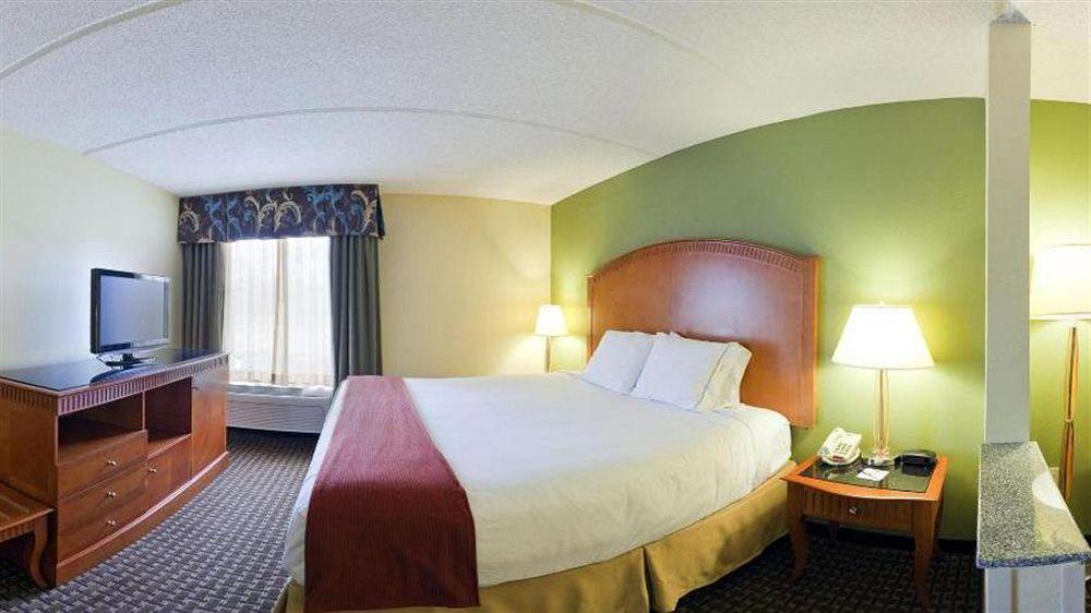 Holiday Inn Express & Suites Charlotte Arpt-Belmont By Ihg Экстерьер фото