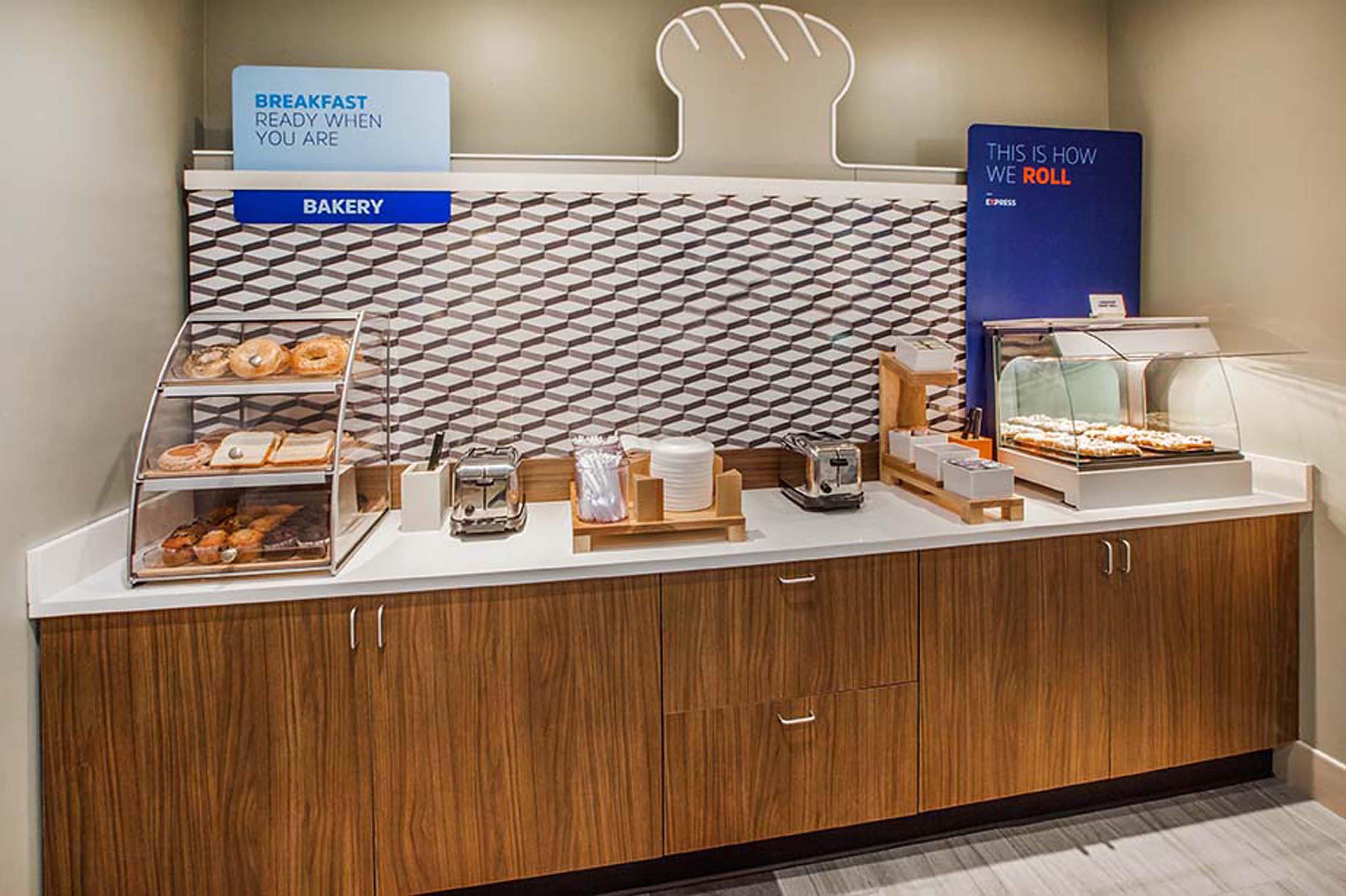 Holiday Inn Express & Suites Charlotte Arpt-Belmont By Ihg Экстерьер фото