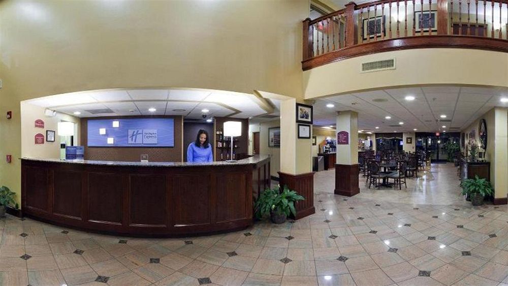 Holiday Inn Express & Suites Charlotte Arpt-Belmont By Ihg Экстерьер фото